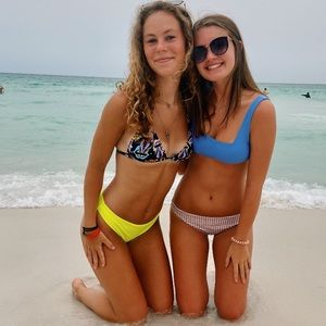 Meet your Posher, Caroline